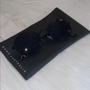 Quay Round sunglasses